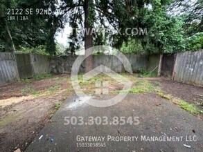2122 SE 92nd Ave in Portland, OR - Building Photo - Building Photo