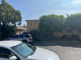 1712 S Ridgeley Dr, Unit 1 in Los Angeles, CA - Building Photo