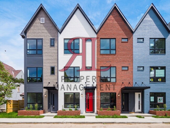 property at 1096 Oak St