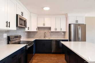 18 E Old Willow Rd in Prospect Heights, IL - Building Photo - Building Photo