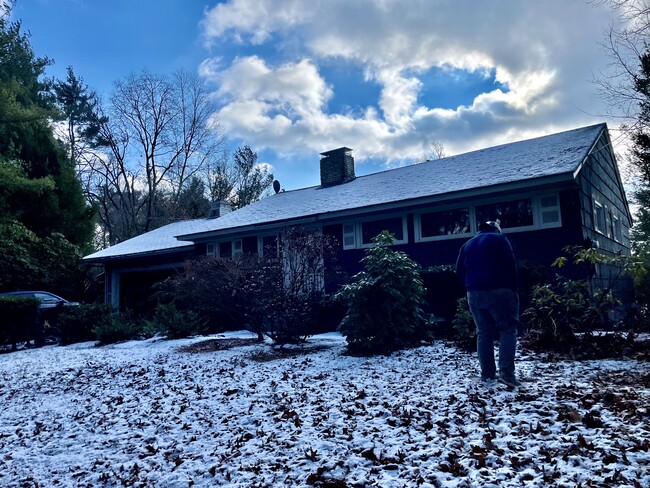 14 Lakeshore Dr in Norfolk, MA - Foto de edificio - Building Photo