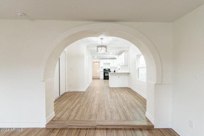 property at 206 E Kinderman Dr