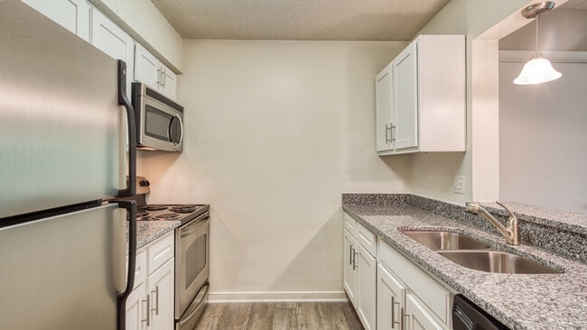 Sherwood Apartment Homes in Mechanicsville, VA - Foto de edificio - Building Photo