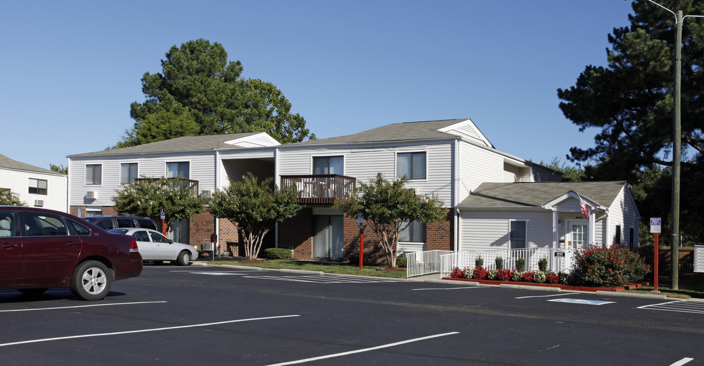 Hanover Apartments in Ashland, VA - Building Photo