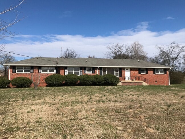 property at 2525 Leeville Pike