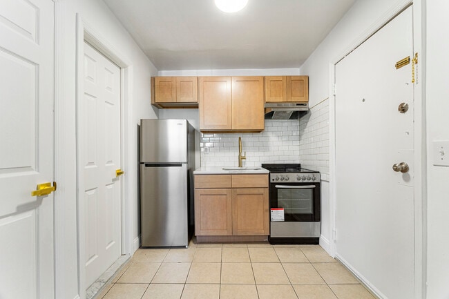296 Eastern Pkwy in Irvington, NJ - Building Photo - Building Photo