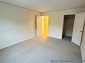 245 Main St, Unit 16 in Watertown, MA - Foto de edificio - Building Photo