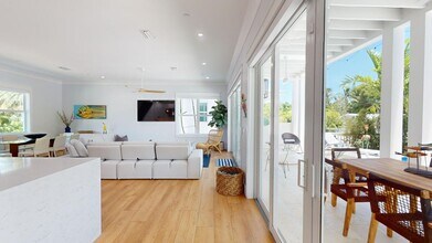 105 Carroll, 1 in Islamorada, FL - Building Photo - Building Photo