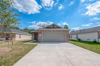 2126 Cedar Way Dr in Conroe, TX - Building Photo - Building Photo