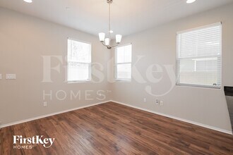 661 Swift Eagle Ave in Henderson, NV - Foto de edificio - Building Photo