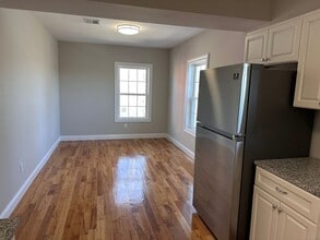 41-43 Darina Place in Milford, CT - Building Photo - Building Photo