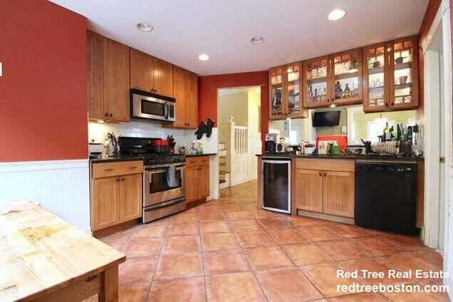 24 Burton St, Unit 3 in Boston, MA - Foto de edificio - Building Photo