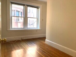 12 Fairfield St, Unit 2A in Boston, MA - Foto de edificio - Building Photo