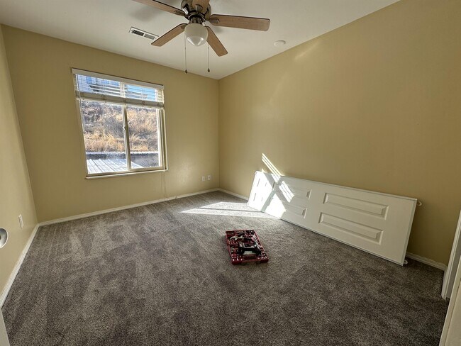 property at 400 E Creekside Cir