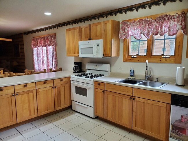 2643 IL-178 in Utica, IL - Foto de edificio - Building Photo