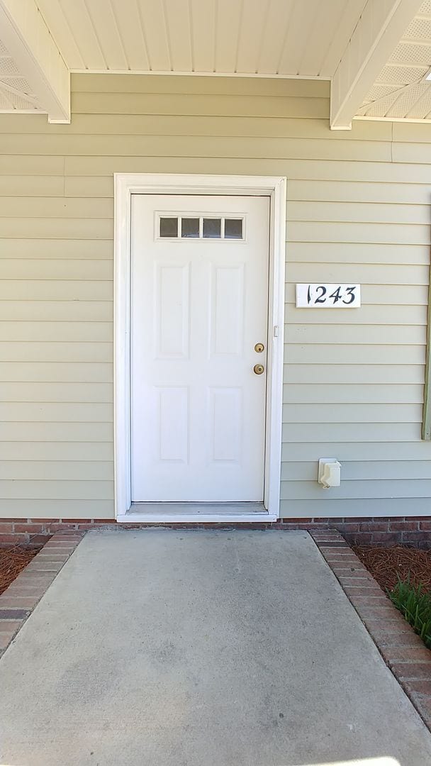 property at 1243 Stoneridge Ln