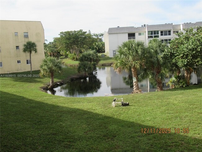8285 Sunrise Lakes Blvd in Sunrise, FL - Building Photo - Building Photo