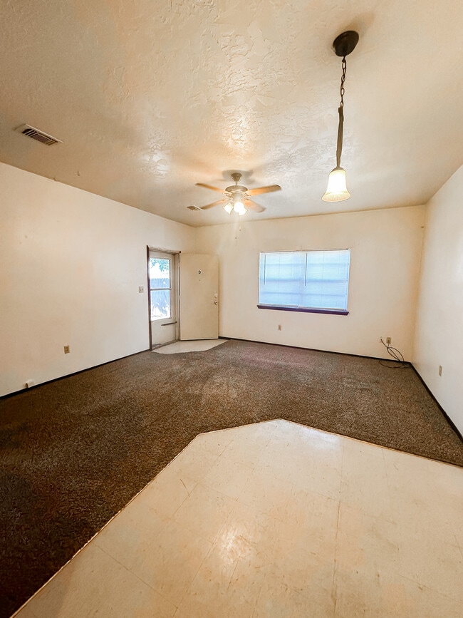 2602 SW D Ave in Lawton, OK - Building Photo - Building Photo