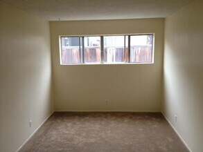 525 Dawson Ave in Long Beach, CA - Building Photo - Building Photo