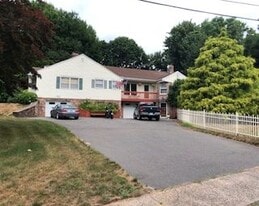 197 Carter Ln in Southington, CT - Building Photo