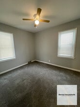 19676 Kingsville St in Harper Woods, MI - Building Photo - Building Photo