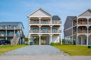 607 S Shore Dr in Surf City, NC - Building Photo