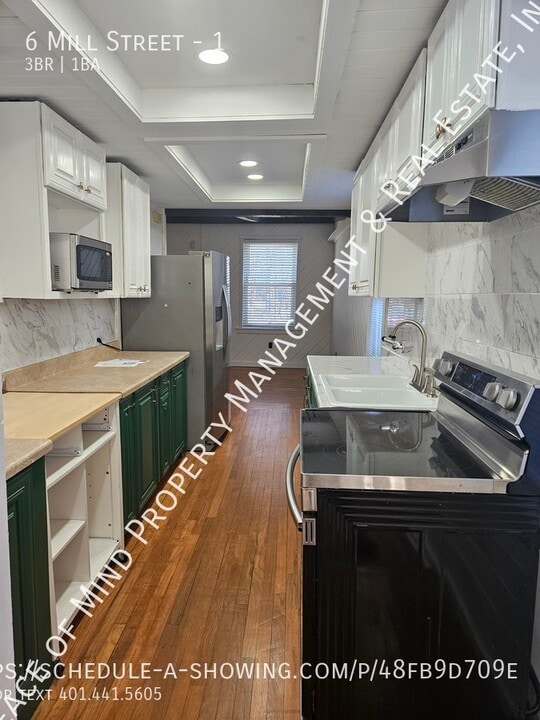 6 Mill St in North Smithfield, RI - Foto de edificio