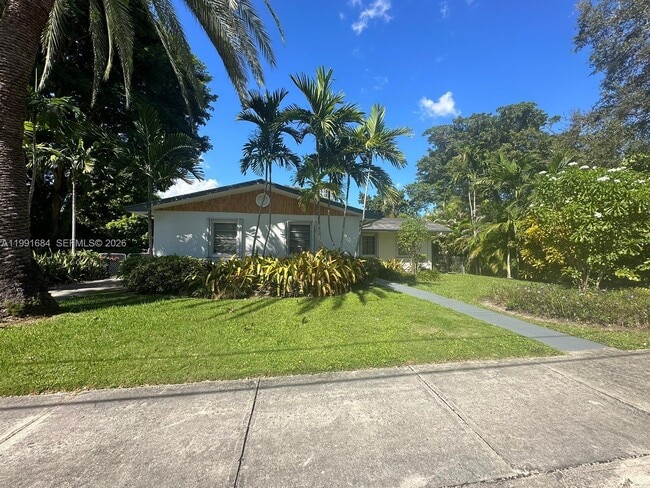 3755 Oak Ave in Miami, FL - Building Photo - Building Photo