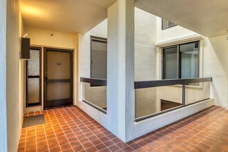 1930 Harbourside Dr in Longboat Key, FL - Building Photo - Building Photo