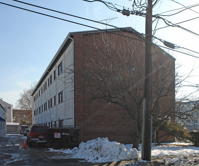 73 Liberty St in Stamford, CT - Building Photo - Building Photo