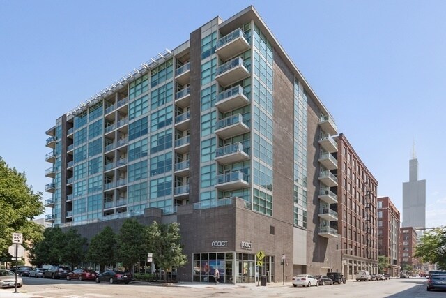225 S Sangamon St in Chicago, IL - Building Photo