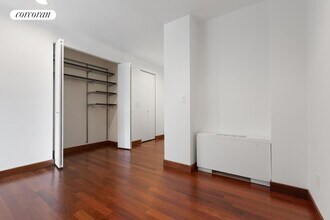 305 E 63rd St in New York, NY - Building Photo - Building Photo
