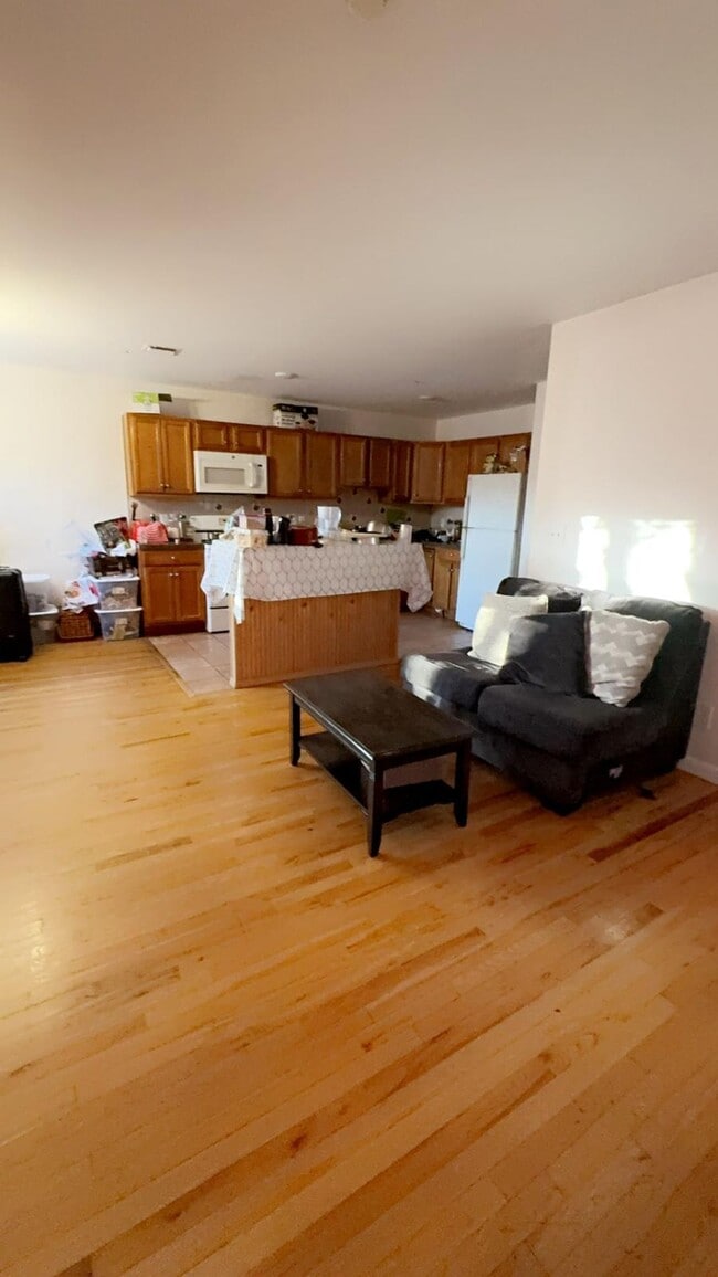 360 Sip Ave, Unit 2 in Jersey City, NJ - Building Photo - Building Photo