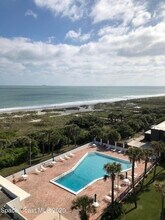 2100 N Atlantic Ave in Cocoa Beach, FL - Foto de edificio - Building Photo