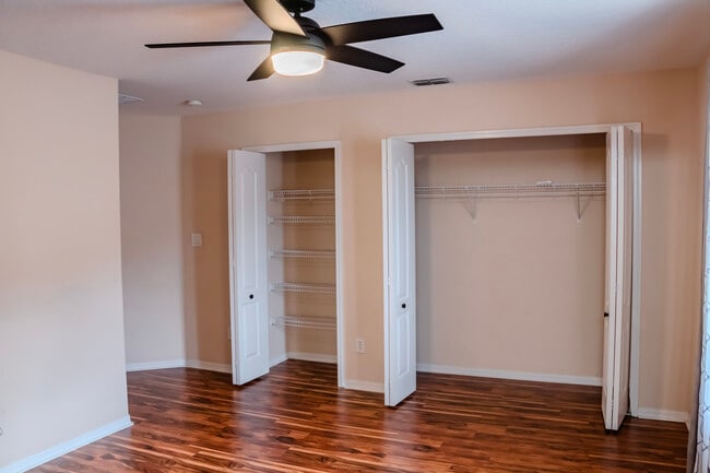 1557 Amaryllis Cir in Orlando, FL - Foto de edificio - Building Photo