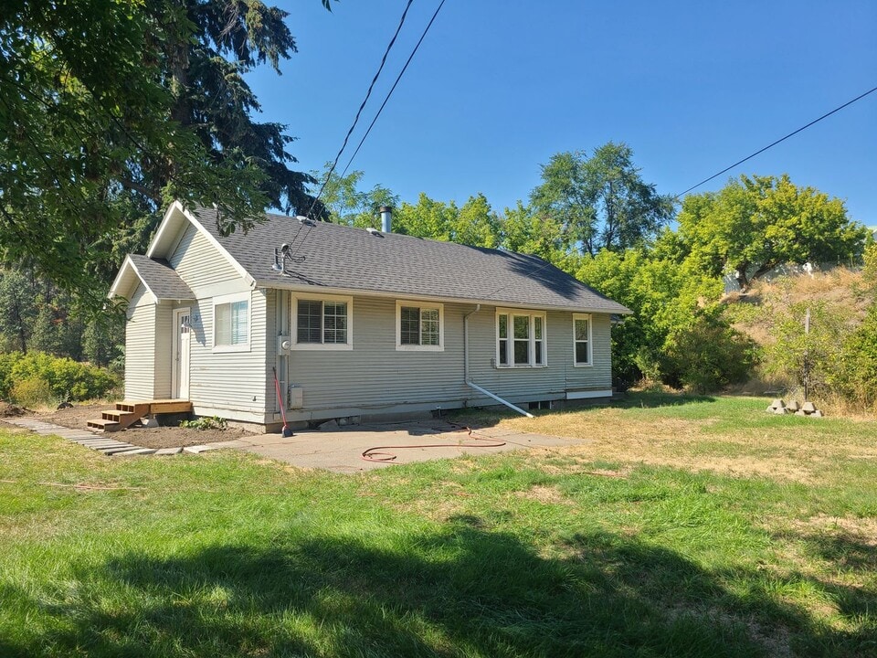 2225 W Tenth Ave in Spokane, WA - Building Photo