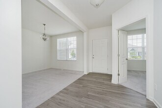 933 Plunkett Ave in Westfield, IN - Building Photo - Building Photo