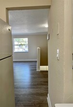 15270 SW 80th St in Miami, FL - Foto de edificio - Building Photo