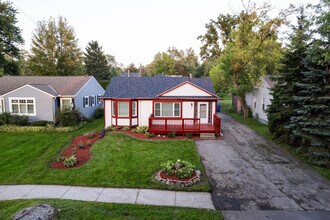 169 Gateway Dr in Waterford Township, MI - Building Photo - Building Photo
