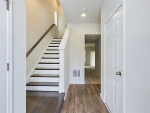 25 Chester Ct in Middletown, MD - Building Photo - Building Photo