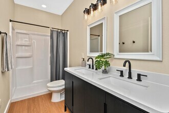 1220 E Pacific St in Springfield, MO - Building Photo - Building Photo