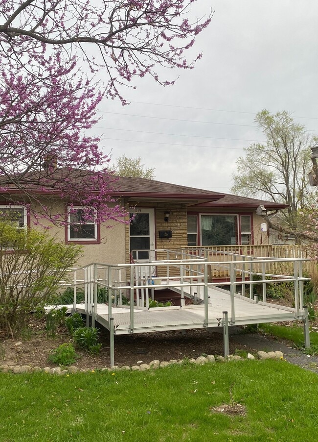 property at 319 W 1st St