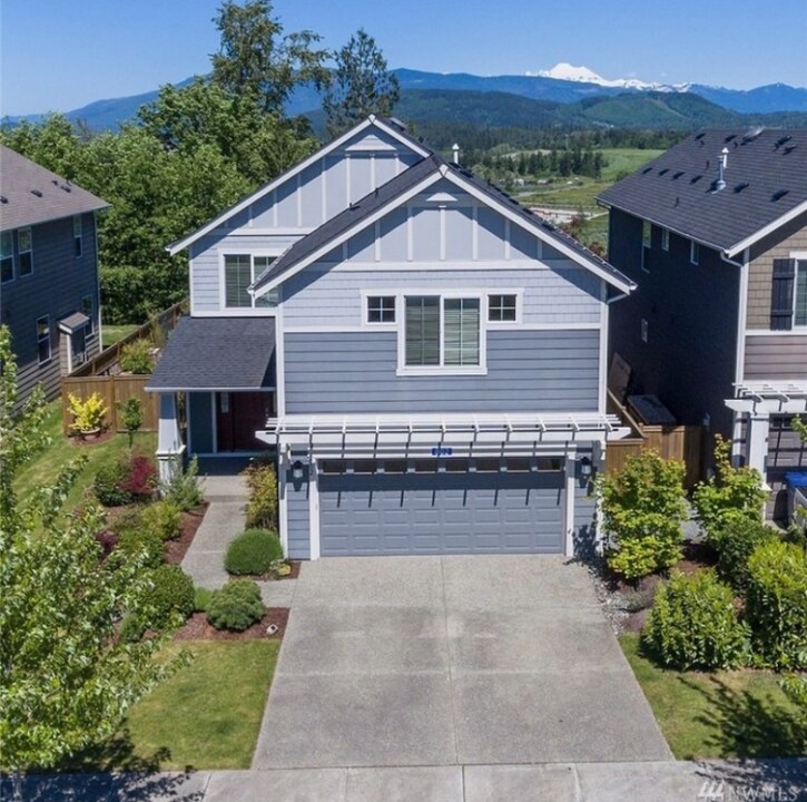 802 Panorama Ridge in Mount Vernon, WA - Building Photo
