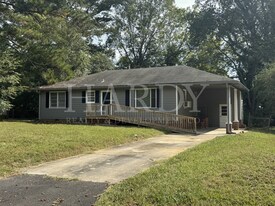 202 Robin Hood Rd NE in Rome, GA - Building Photo