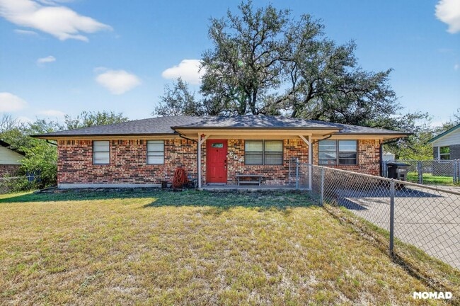 604 Fegan St in Weatherford, TX - Foto de edificio - Building Photo