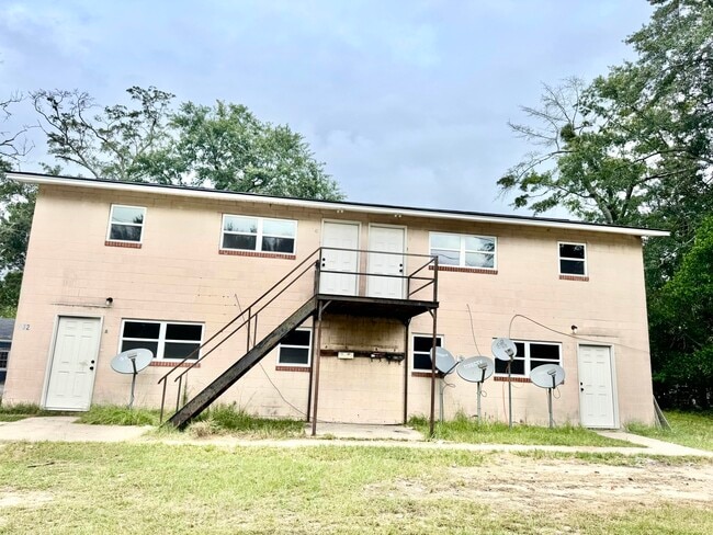 property at 532 Hampton Ave NW