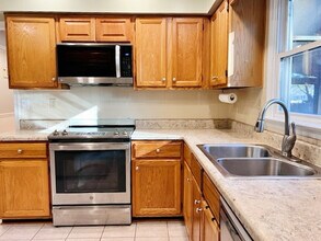 2305 Moors Landing in Chesapeake, VA - Foto de edificio - Building Photo