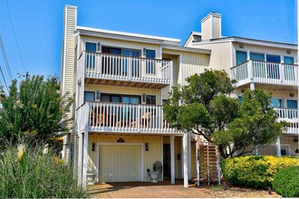 5707 Ocean Front Ave in Virginia Beach, VA - Building Photo - Building Photo