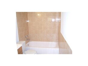 4158 Inverrary Dr in Lauderhill, FL - Building Photo - Building Photo