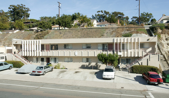 3101-3115 Reynard Way in San Diego, CA - Building Photo - Building Photo